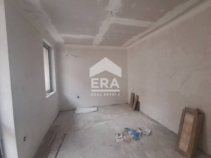 Продава се Тристаен апартамент в Варна, Лятно кино Тракия - 112 кв.м за 1002 €/кв.м - Снимка #3