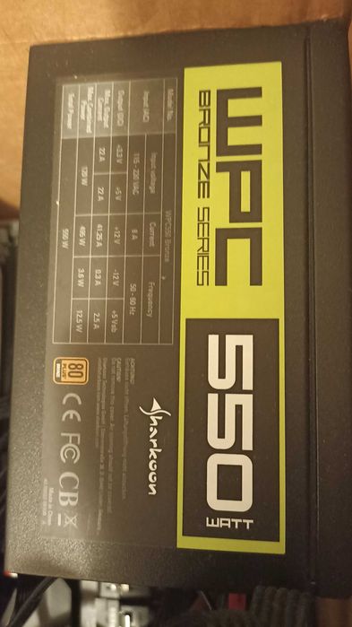 Xeon E5 2689v4 с дъно рам памет и захранване