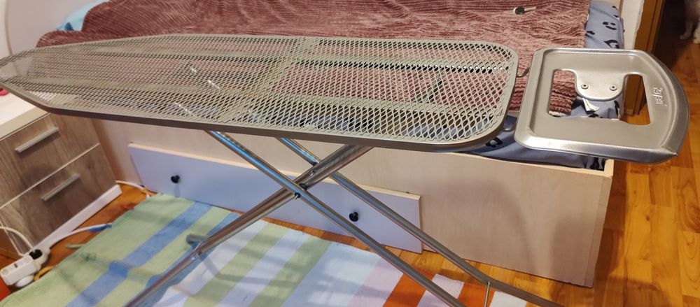 masă de călcat/ scândură de călcat