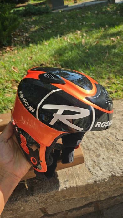 Ски каска Rossignol