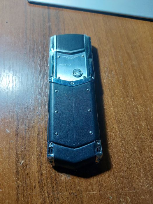 Vertu Signature хром