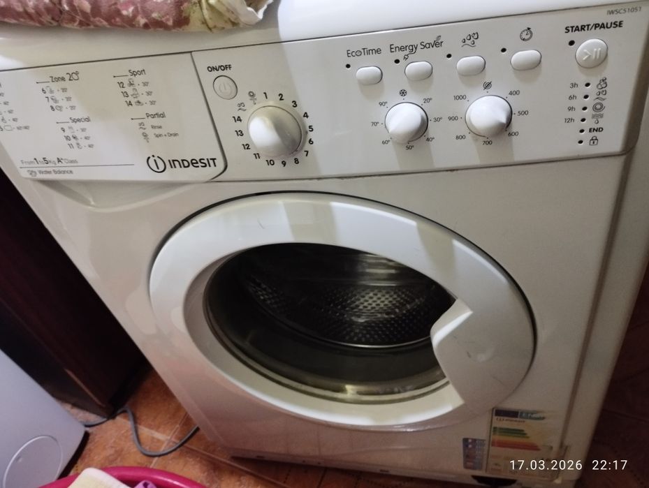 Vând mașină de spălat rufe Indesit foarte buna