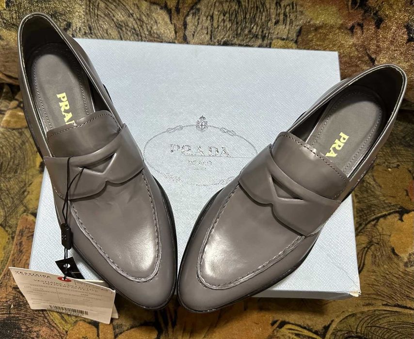 Prada pantofi noi de dama,cutie originala, eticheta, gri, marimea 37,5