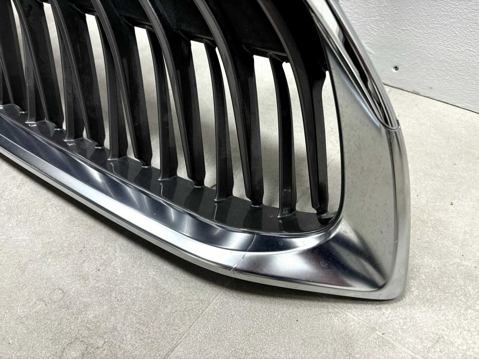 Решетка радиатора Lexus ES350