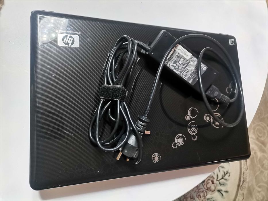 За части или сервиз! Работещ лаптоп HP Pavilion dv-7 - 3101sa, 17 "