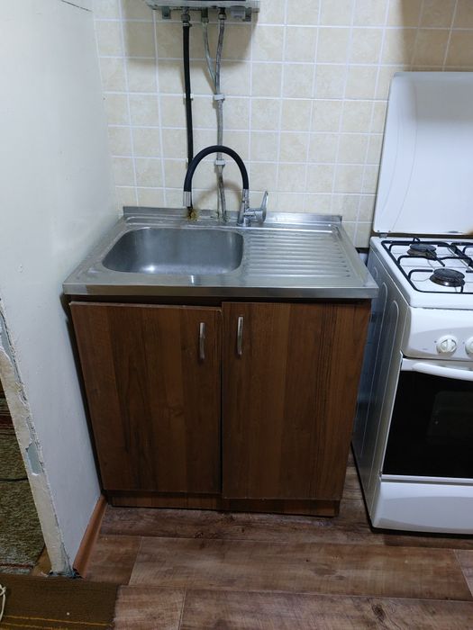 Мойка  со шкафом и смесителем