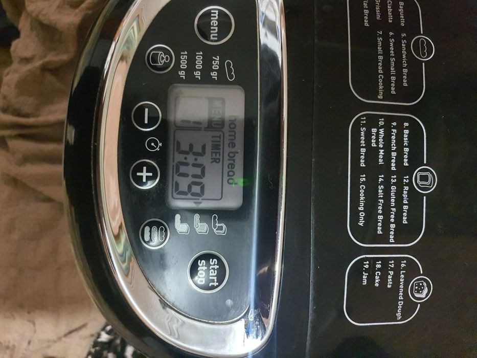 Mașină de pîine nouă