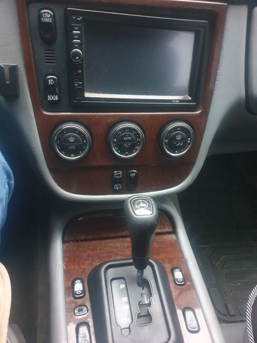Vând Mercedes Ml 2.7 automat sau schimb cu scule construcții sau teren