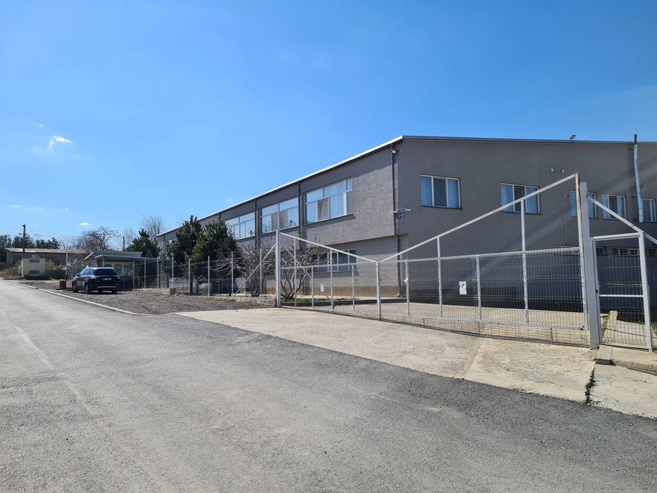 HALA INDUSTRIALA/CLADIRE  de vanzare sau inchiriere