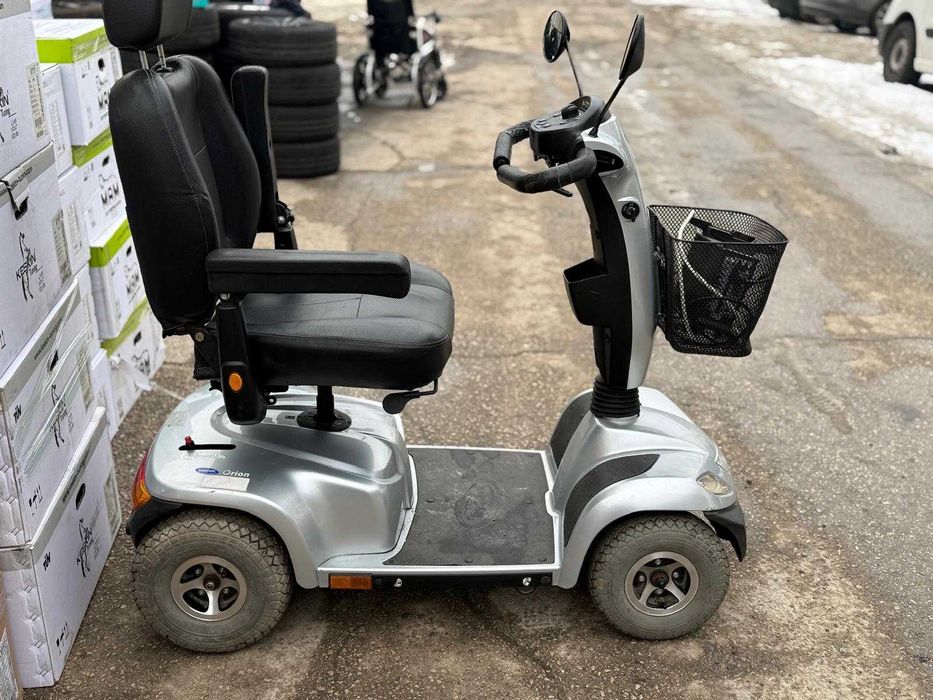 Електрически скутер акумулаторна количка за трудно подвижни