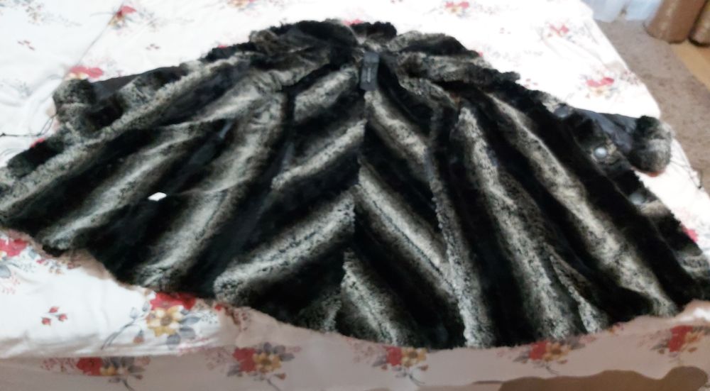 Vând geacă de damă