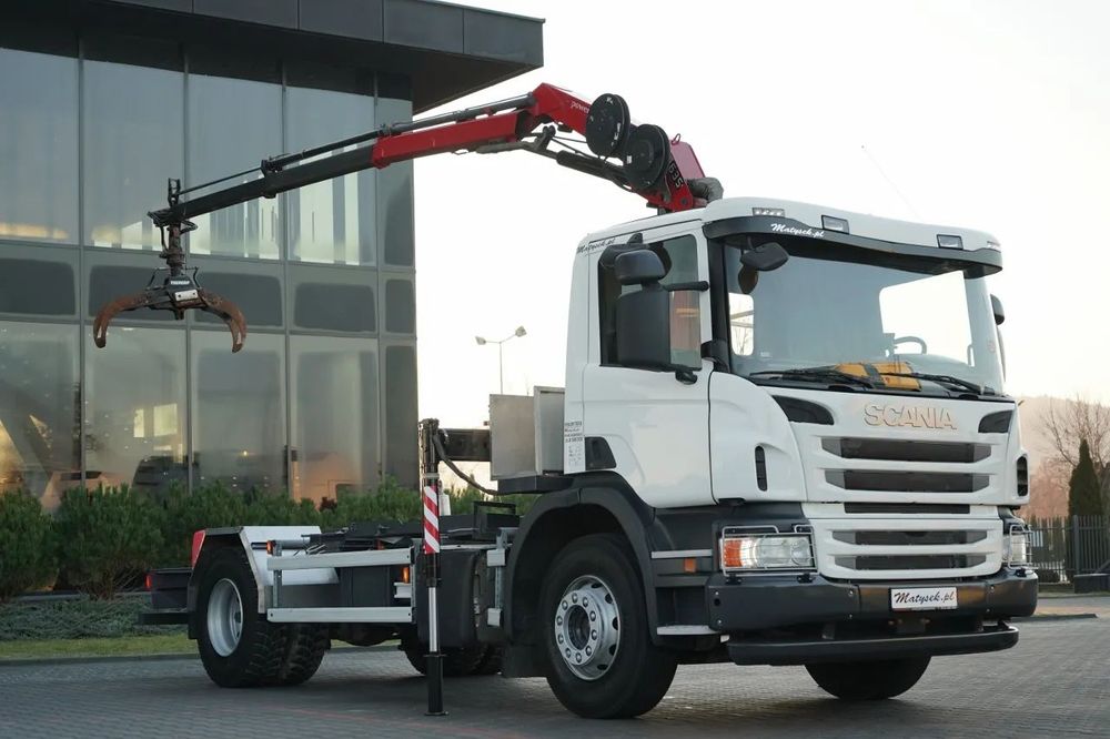 Scania P 280 / 4X2 / ȘASIU - 4,9 M / + HDS HMF 635 / CAPACITATE DE RIDICARE 1.500 KG / ATINGERE MAXIMĂ 6,9 M / GRĂTAR /