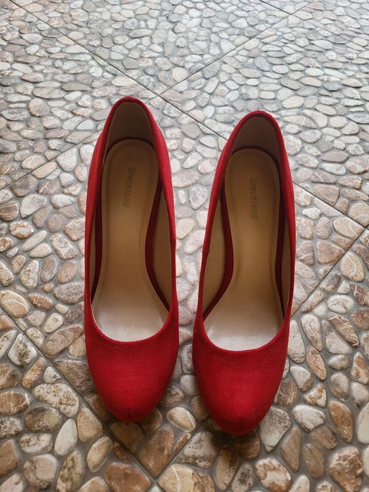 Pantofi roșii de piele întoarsă 37