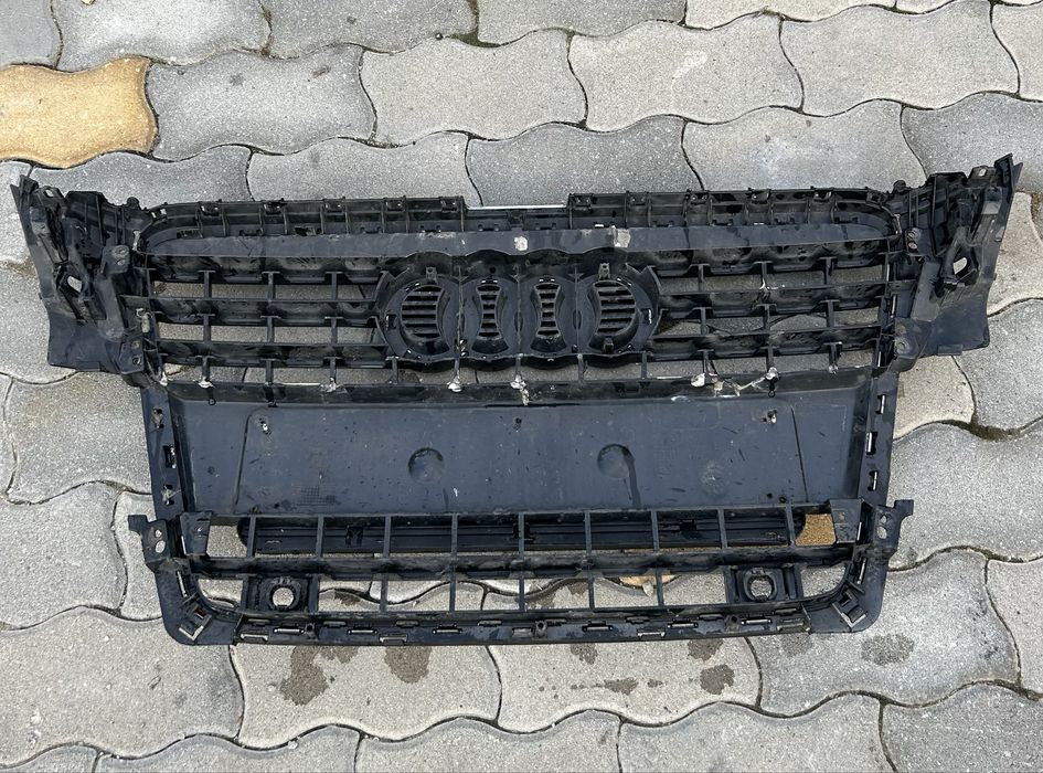 Решетка за Audi A4 B8 (предна)