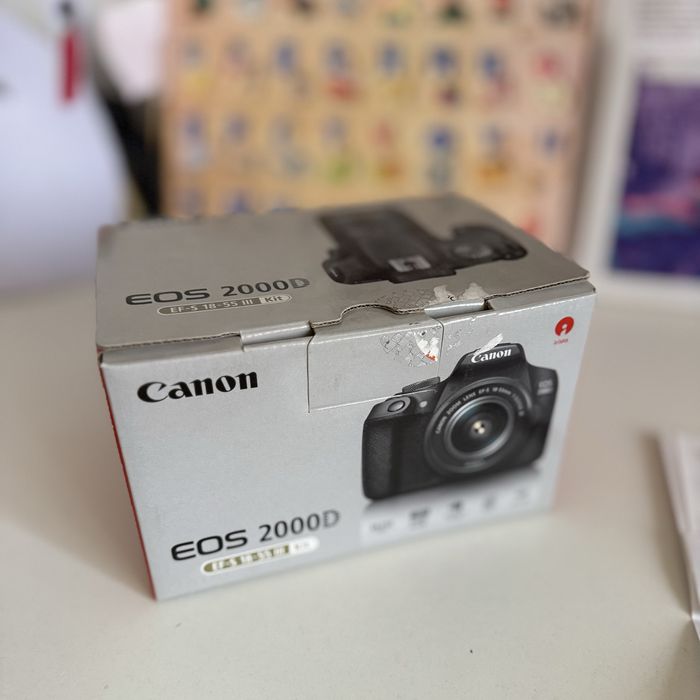 Продам фотоаппарат Canon 2000 (кэнон)