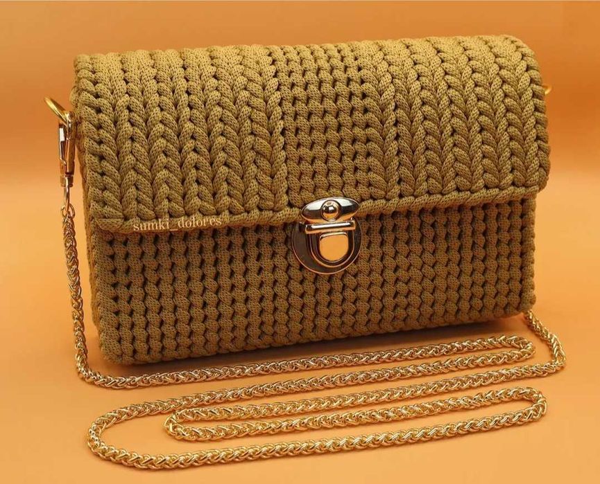 Мини сумочка на цепочке