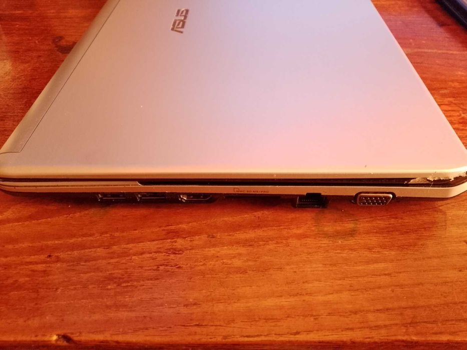 ASUS U31SD на части