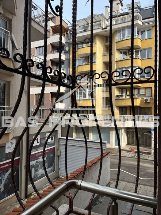 Продава се Тристаен апартамент в София, Център - 62 кв.м за 1933 €/кв.м - Снимка #8