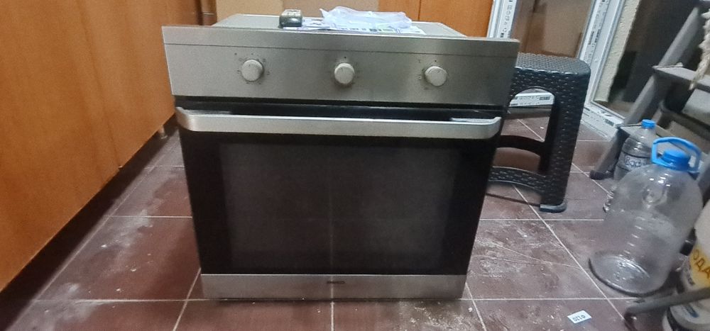 Продавам използвана фурна за вграждане