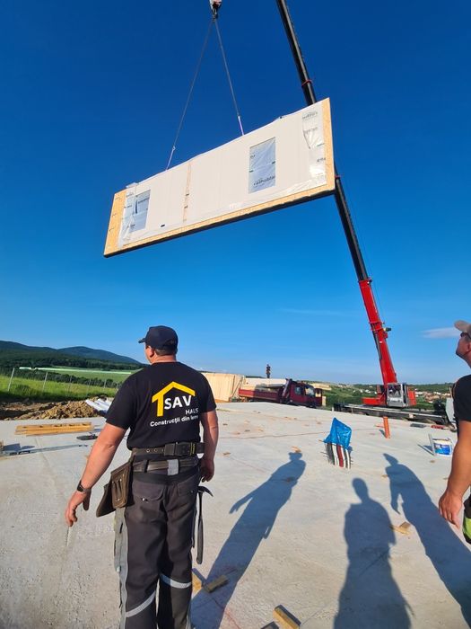 Case din lemn / Constructii din lemn / Executam acoperisuri / debitare