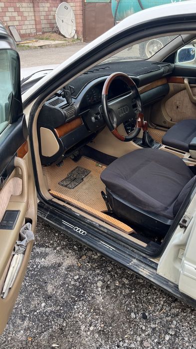 Машина Ауди 100 С4 А6