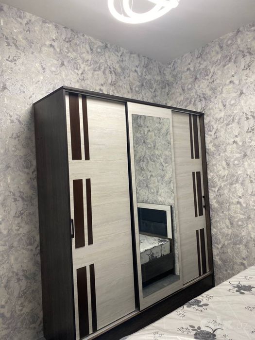 Спальная гарнитура , кровать , шкаф , трюмо и 2 тумбы