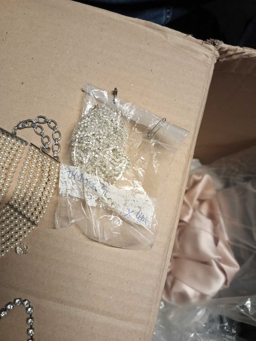 Платове, кожи, ципове, готови шаблони, аксесоари и др.