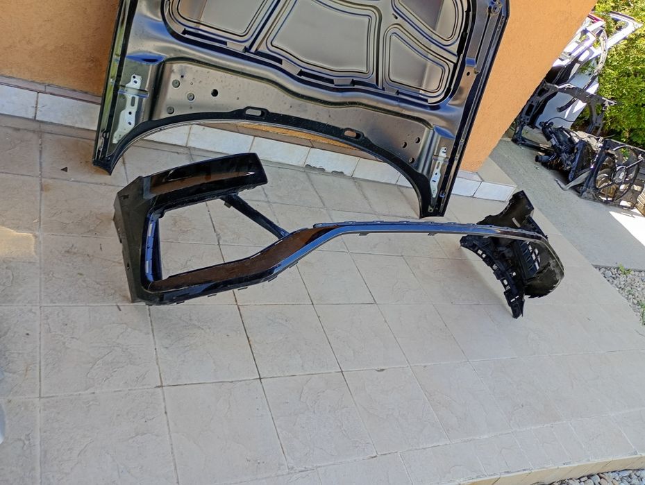 Bara fata audi Q8 cod 4M8807437