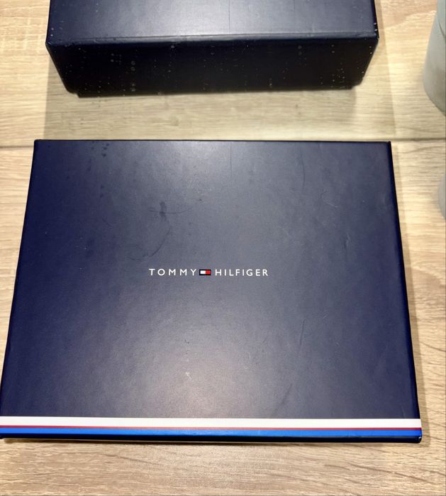 Портфейл кожен на Tommy Hilfiger