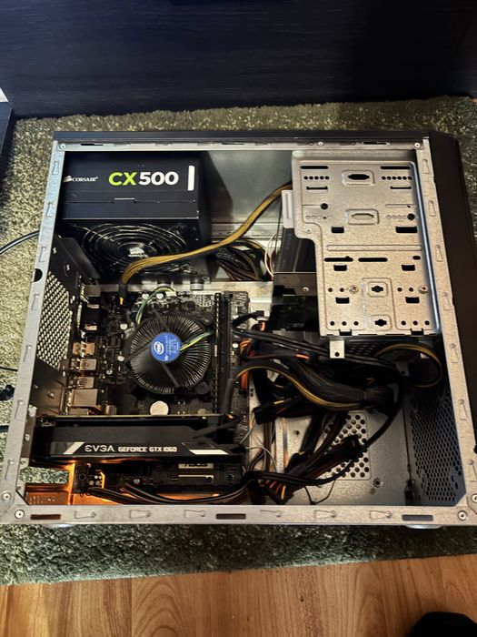 Calculator/pc Gaming• i5-6600K• 16Gb ram DDR4• GTX 1060