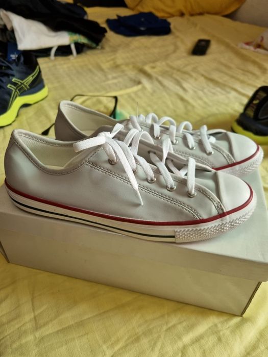 Tenesi Dama Converse