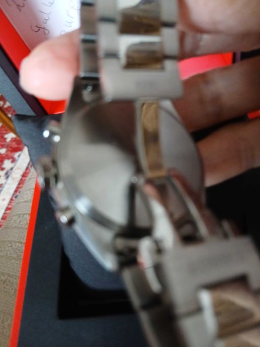 Мъжки ръчен часовник нов още в гаранция до 29 .09.2026.