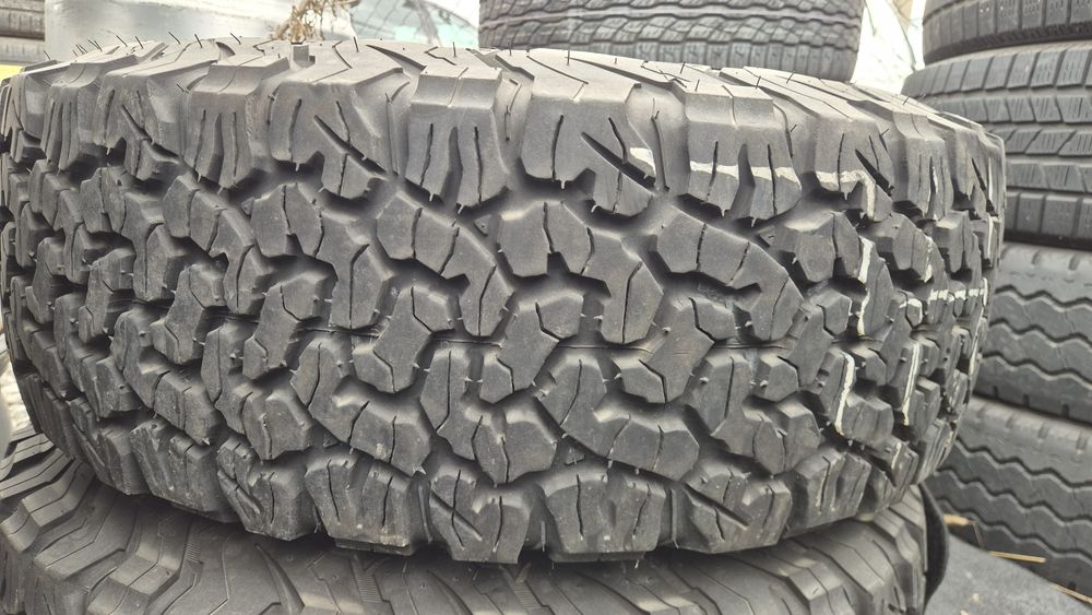 2 броя гуми BF Goodrich All-Terrain A/T