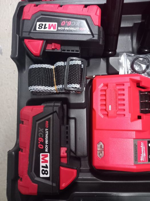 Pistol de impact MILWAUKEE m18 cu 2 acumulatori