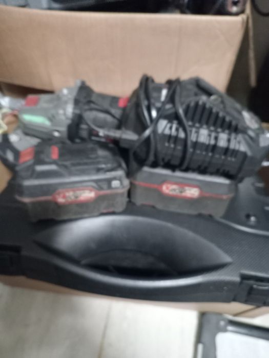 Vând flex 80 lei perfect funcțională cu douo baterie si încărcător