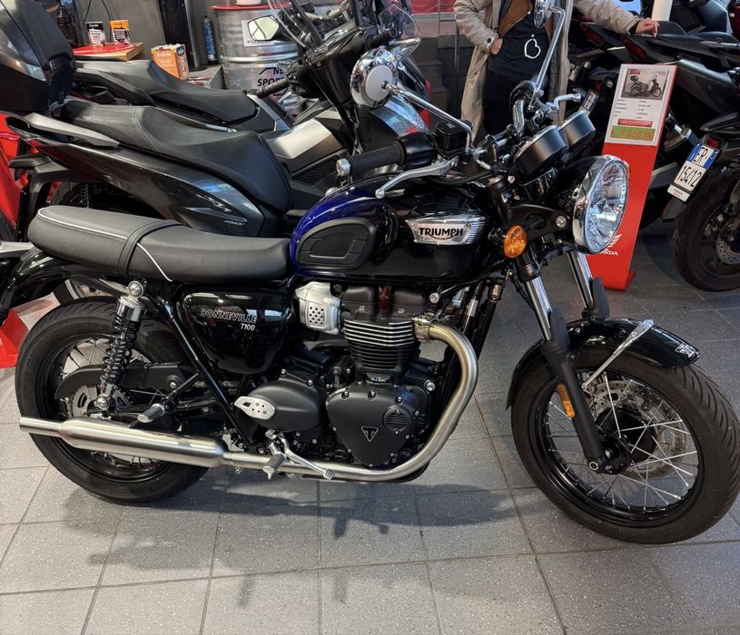 Triumph bonneville t100