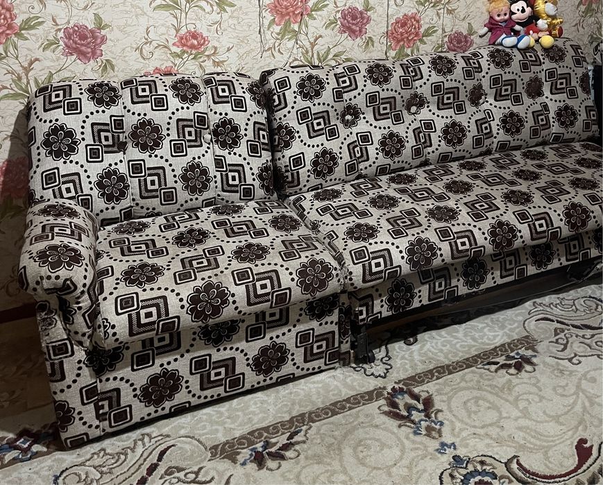 Диван недорого продам