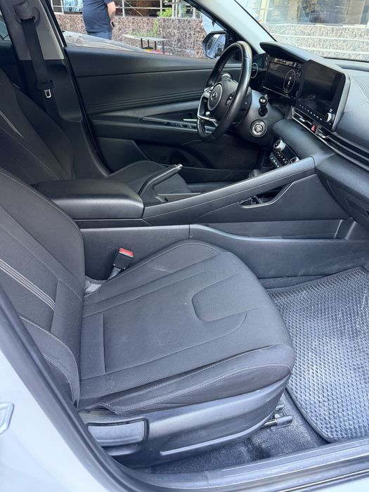 Hyundai elantra 1.6 3pazitsa