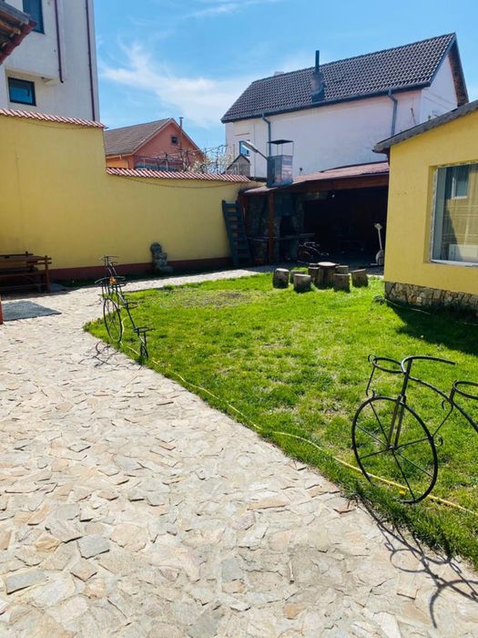 Inchiriez apartament in regim hotelier