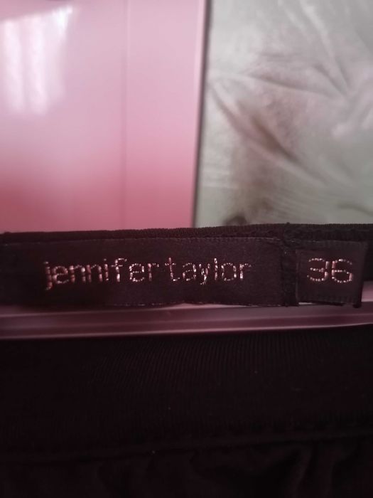 Рокля Jennifer Taylor