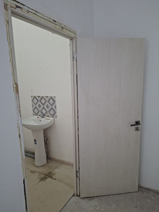 Продаётся дверь ,межкомнатные