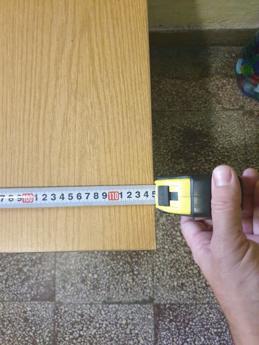 Продавам хола маса 115 см х 55 см х 54 см