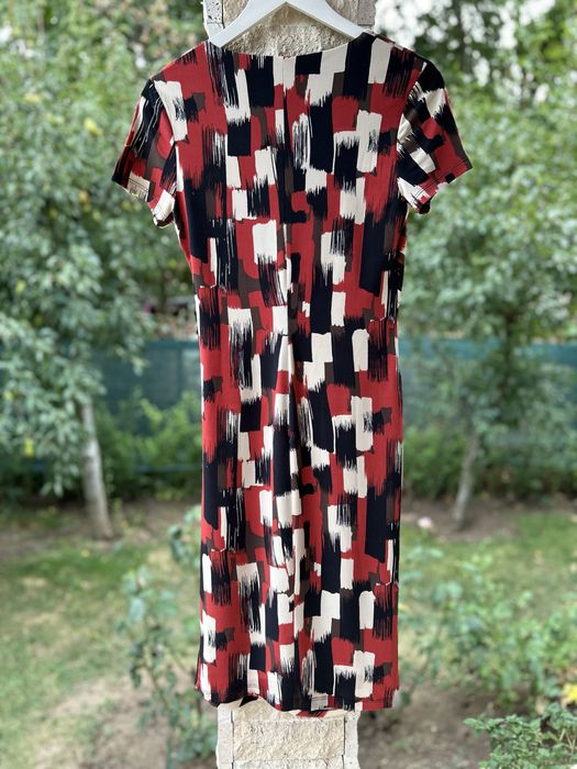 Rochie elegantă cu imprimeu geometric roșu-negru, mărime 36