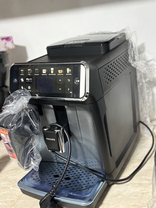 Expresoare de cafea noi! Philips seria 5500