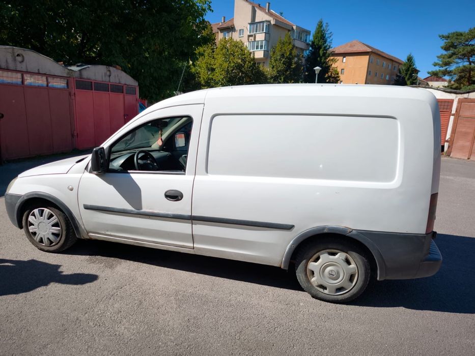 Opel Combo 1.7 Diesel – autoutilitară practică, fiabilă