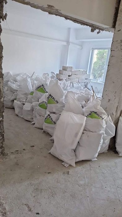 Executam finisaje interior și exterior și casa scării