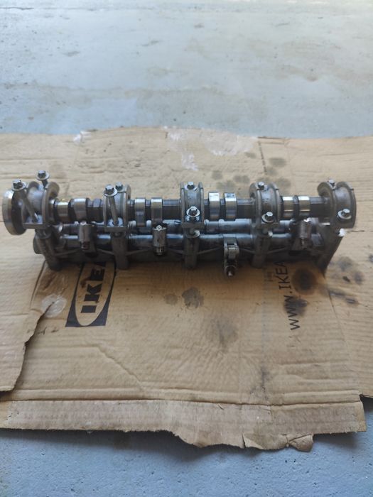 ax cu came și tacheți