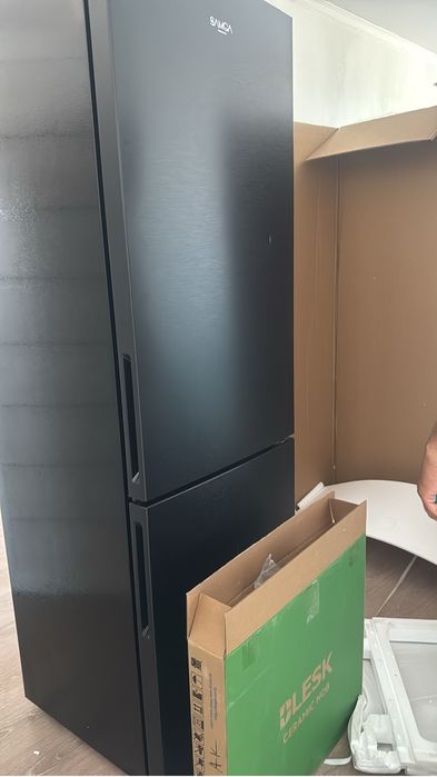 Продам холодильник 165х60