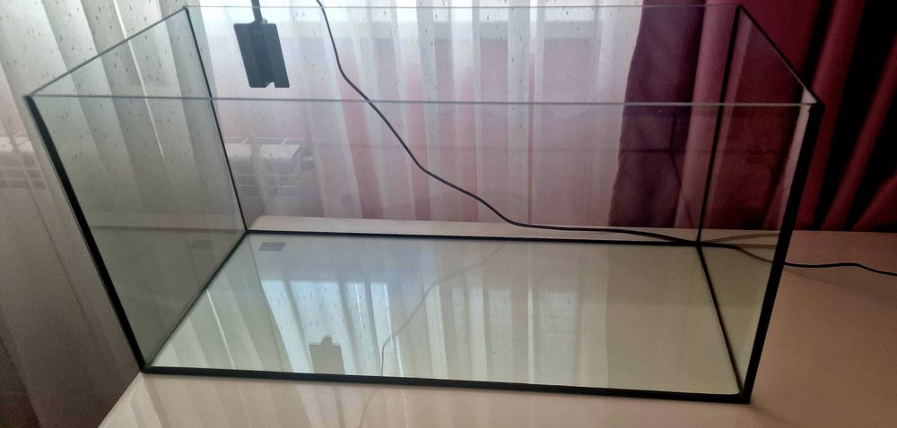 Аквариум с оборудване