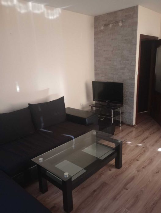 Дава се под наем Двустаен апартамент в Пловдив, Кючук Париж - 63 кв.м за 408 € - Снимка #2